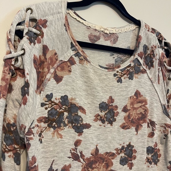 Lg Lace Up Cold Shoulder Floral Sweater Top Should Cut Outs in Heather Grey - Picture 2 of 5